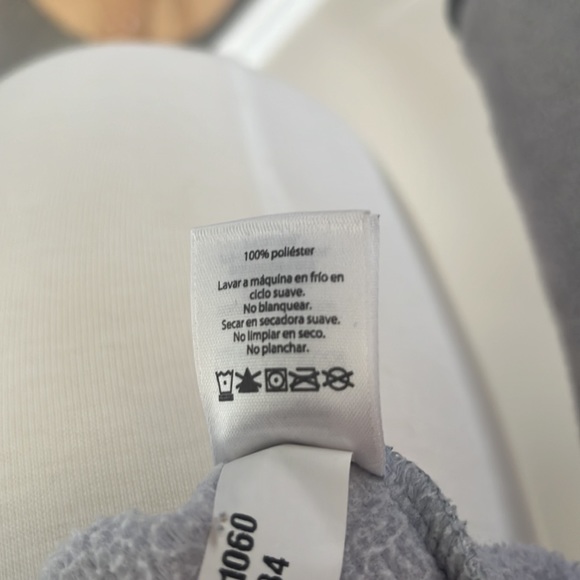 Vineyard Vines Grey fleece pullover with snaps - Picture 9 of 9